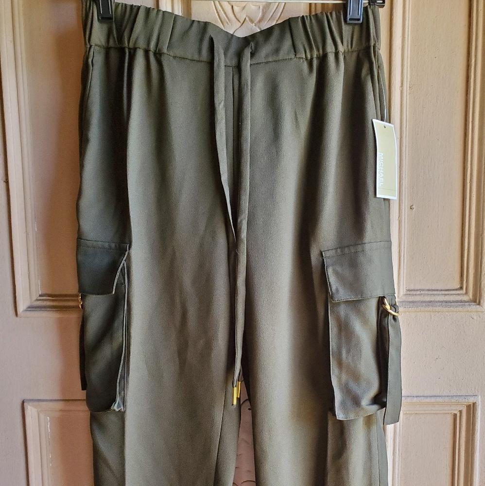 MICHAEL KORS ● Olive green pants